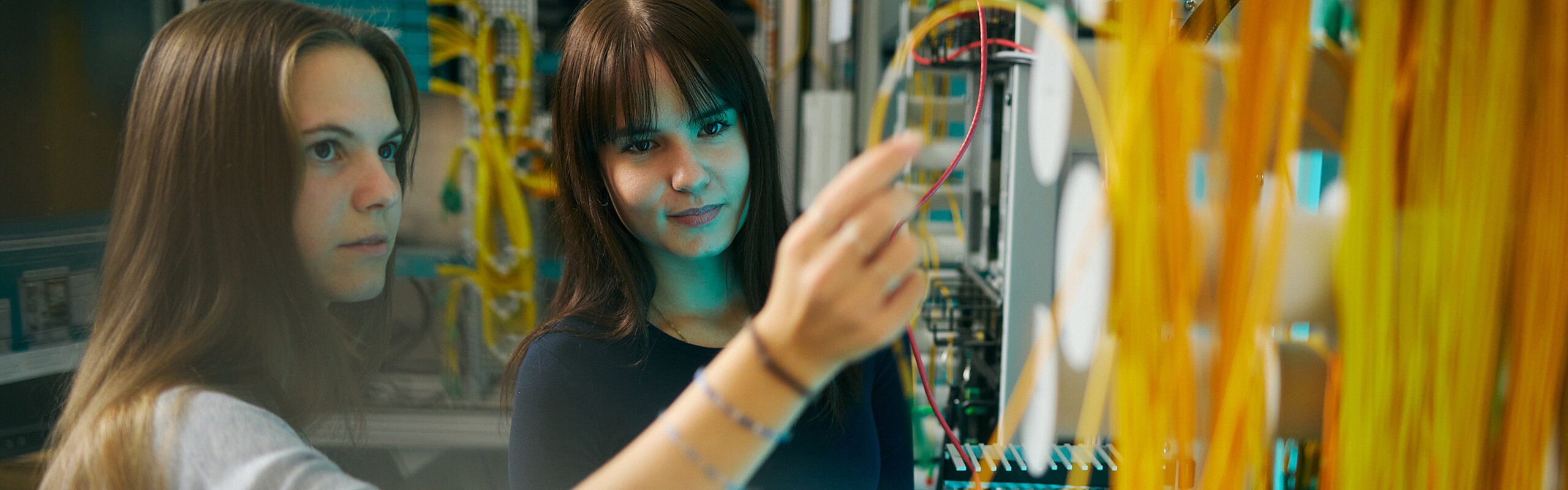 Teledata-ueber-teledata-karriere-ausbildung-hero-2