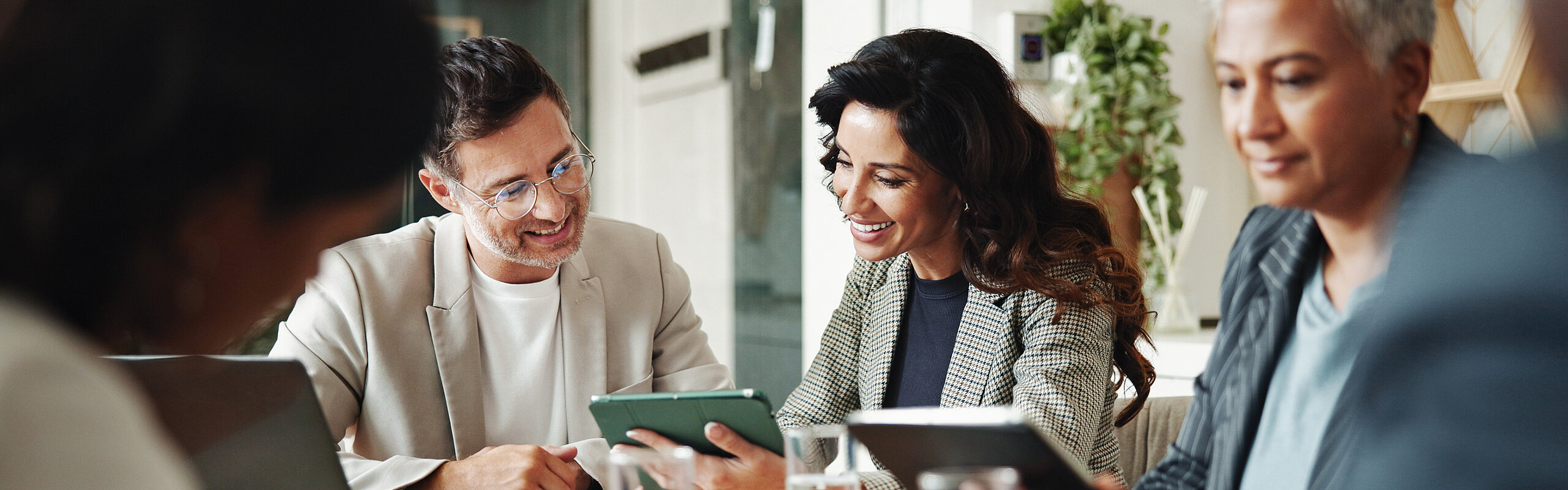 Teledata-gk-internet-telefonie-fiber-business-hero.